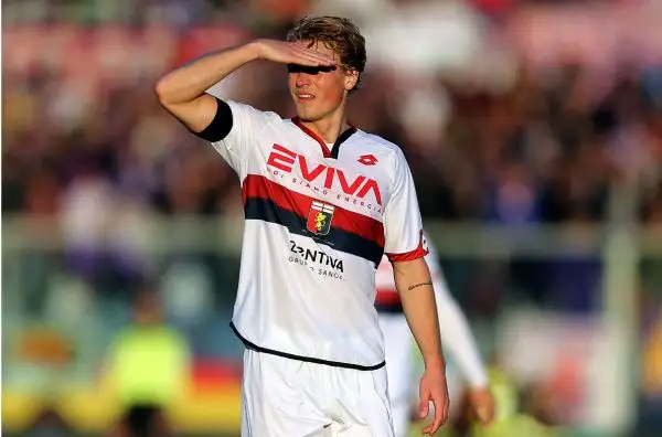 Oscar Hiljemark è un nuovo giocatore del Genoa. Lo svedese arriva dal Palermo.
