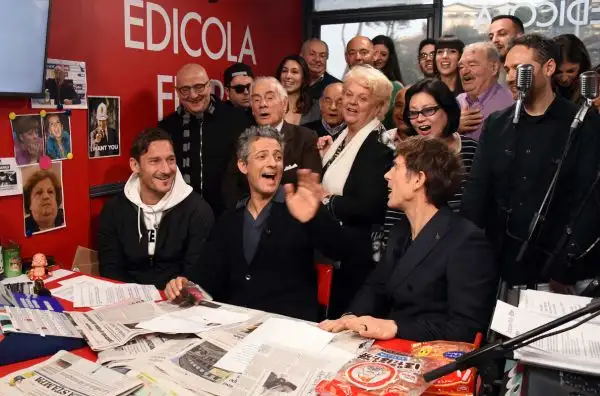 Il capitano della Roma dà spettacolo in Edicola Fiore