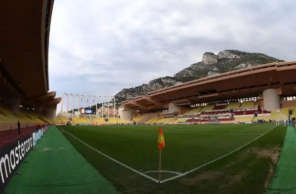 LO STADIO: Stade Louis II, teatro delle partite casalinghe del Monaco e della finale di Supercoppa UEFA dal 1998 al 2012. L'impianto ha una capienza di 18.523 posti.
