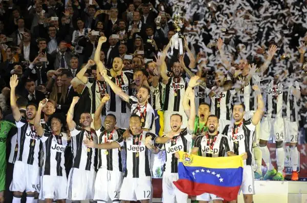 I bianconeri compiono il primo passo verso il Triplete conquistando la terza Coppa Italia consecutiva. E' delirio all'Olimpico.
