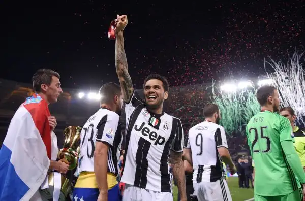 I bianconeri compiono il primo passo verso il Triplete conquistando la terza Coppa Italia consecutiva. E' delirio all'Olimpico.