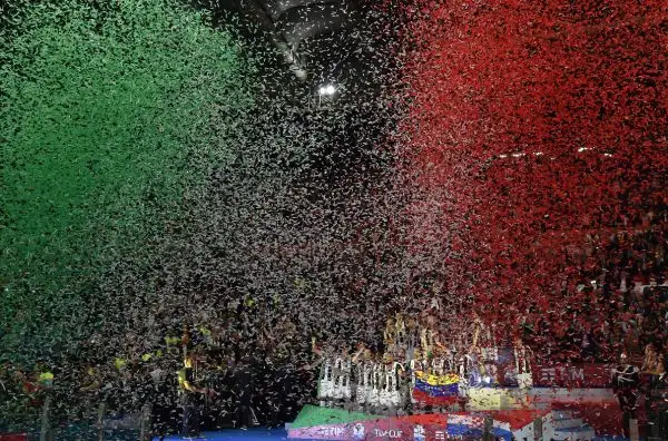 I bianconeri compiono il primo passo verso il Triplete conquistando la terza Coppa Italia consecutiva. E' delirio all'Olimpico.