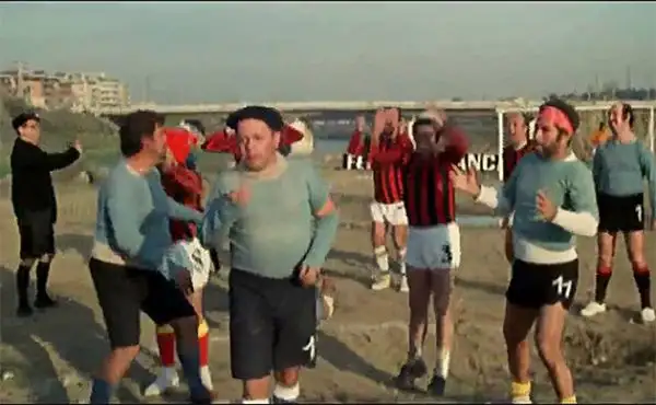 Due autoreti il suo non invidiabile bottino che manda su tutte le furie il portiere degli ammogliati.