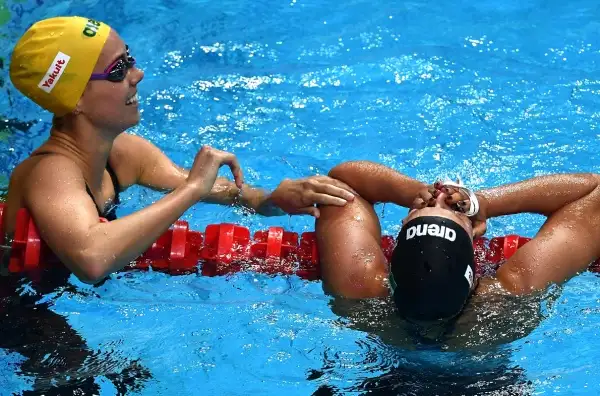Federica conquista il terzo oro iridato della sua carriera. Poi annuncia: "Sono i miei ultimi 200".
