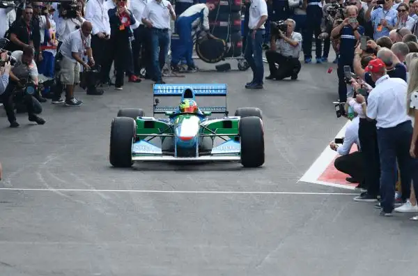 Il figlio di Michael Schumacher in pista a Spa con la Benetton sulla quale l'ex ferrarista vinse il primo titolo mondiale.