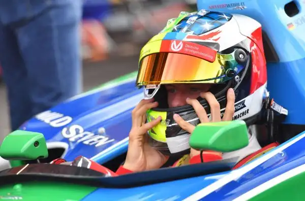 Il figlio di Michael Schumacher in pista a Spa con la Benetton sulla quale l'ex ferrarista vinse il primo titolo mondiale.