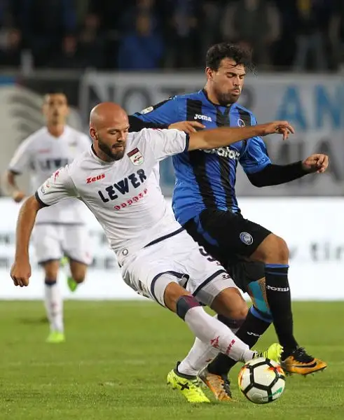 I bergamaschi schiantano il Crotone con una doppietta del Papu Gomez e le reti di Petagna, Caldara e Ilicic.