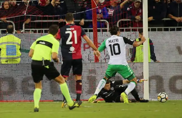 Dopo aver sbagliato un rigore nel primo tempo facendosi ipnotizzare da Cragno, Matri prende le misure e nella ripresa, sempre dal dischetto, vince il duello con il portiere.
