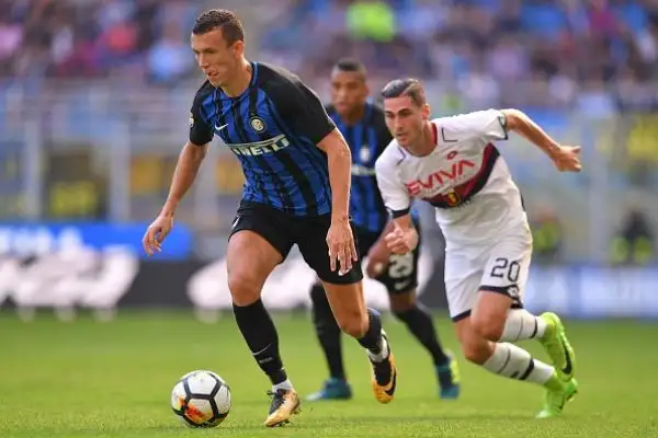 Una rete in extremis consente all'Inter di piegare il Genoa.