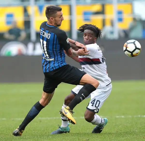 Una rete in extremis consente all'Inter di piegare il Genoa.