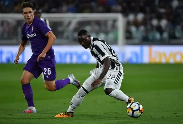 Nel primo tempo la Juve soffre, pur non concedendo nulla alla Viola. Nella ripresa i bianconeri crescono e trovano il gol vittoria con Mandzukic, servito da Cuadrado, sfuggito alla marcatura di Gaspar