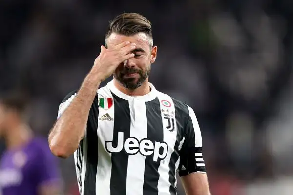 Nel primo tempo la Juve soffre, pur non concedendo nulla alla Viola. Nella ripresa i bianconeri crescono e trovano il gol vittoria con Mandzukic, servito da Cuadrado, sfuggito alla marcatura di Gaspar