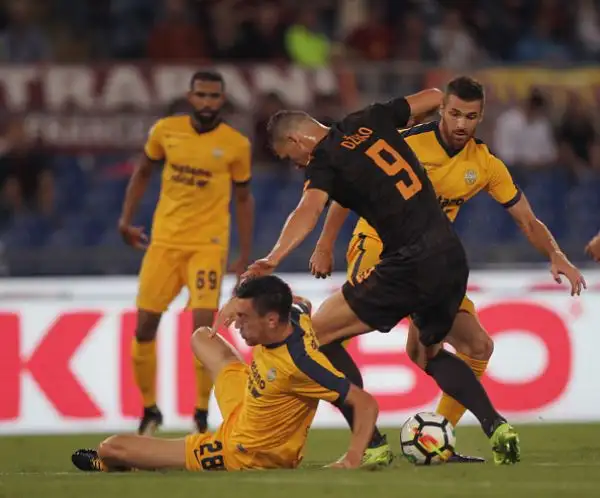 Tutto facile per i padroni di casa, che dominano il primo tempo all'Olimpico con le reti di Naiggoolan e Dzeko. Nella ripresa ancora in gol il Bosniaco per il gol del definitivo 3-0.
