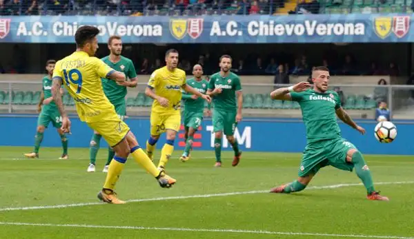 Grande rimonta del Chievo con un super Castro dopo la rete di Simeone.