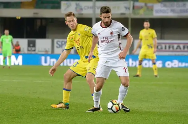 Travolgente Milan, che in casa del Chievo si ritrova e vince con la rete di Suso, l’autogol di Cesar propiziato sempre dallo spagnolo, la prima rete in serie A di Calhanoglu e Kalinic.