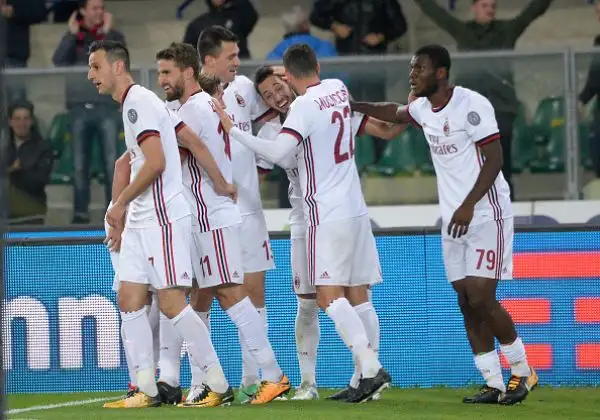 Travolgente Milan, che in casa del Chievo si ritrova e vince con la rete di Suso, l’autogol di Cesar propiziato sempre dallo spagnolo, la prima rete in serie A di Calhanoglu e Kalinic.