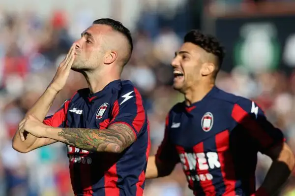 Beffa nei minuti di recupero per i pitagorici, i granata con Iago Falque e De Silvestri (nei minuti di recupero) rispondono ai vantaggi di Martella e Rohden.