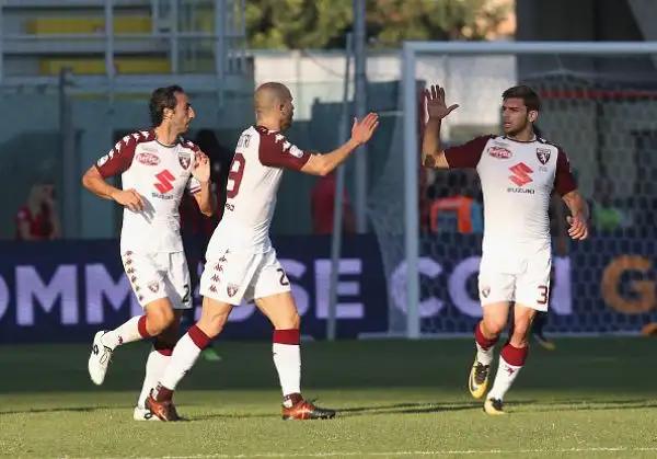 Beffa nei minuti di recupero per i pitagorici, i granata con Iago Falque e De Silvestri (nei minuti di recupero) rispondono ai vantaggi di Martella e Rohden.