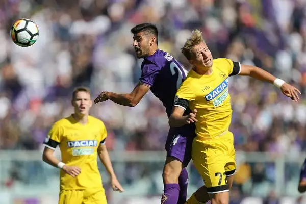Importante vittoria casalinga per Pioli, la sua squadra piega l'Udinese grazie alla doppietta dell'ex, Thereau.
Il gol degli ospiti di Samir accende il finale, ma il risultato poi non cambia più.