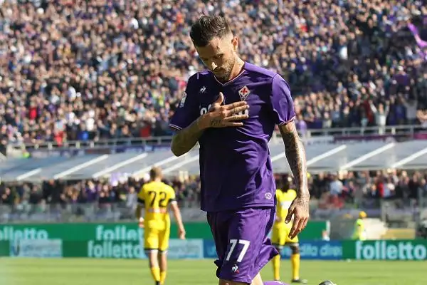 Importante vittoria casalinga per Pioli, la sua squadra piega l'Udinese grazie alla doppietta dell'ex, Thereau.
Il gol degli ospiti di Samir accende il finale, ma il risultato poi non cambia più.