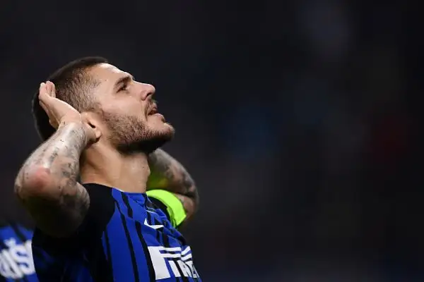 Buon primo tempo dell'Inter che dhiude in vantaggio con un gol di Icardi. Nella ripresa si scatena il Milan ma Icardi risponde due volte ai pareggi momentanei di Suso e Bonavnetura.