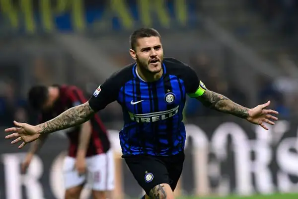 Buon primo tempo dell'Inter che dhiude in vantaggio con un gol di Icardi. Nella ripresa si scatena il Milan ma Icardi risponde due volte ai pareggi momentanei di Suso e Bonavnetura.