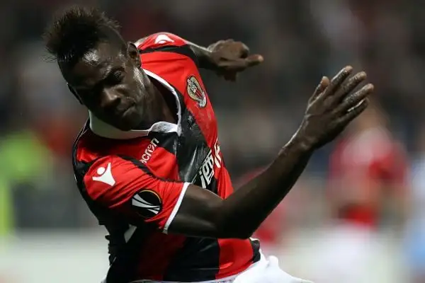 La Lazio rimonta e supera il Nizza nella terza giornata di Europa League con una rete di Caicedo e la doppietta di Milinkovic-Savic, di Mario Balotelli il gol dei padroni di casa.