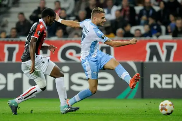 La Lazio rimonta e supera il Nizza nella terza giornata di Europa League con una rete di Caicedo e la doppietta di Milinkovic-Savic, di Mario Balotelli il gol dei padroni di casa.