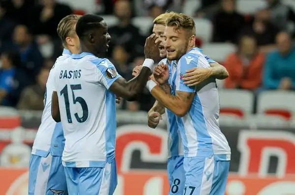 La Lazio rimonta e supera il Nizza nella terza giornata di Europa League con una rete di Caicedo e la doppietta di Milinkovic-Savic, di Mario Balotelli il gol dei padroni di casa.