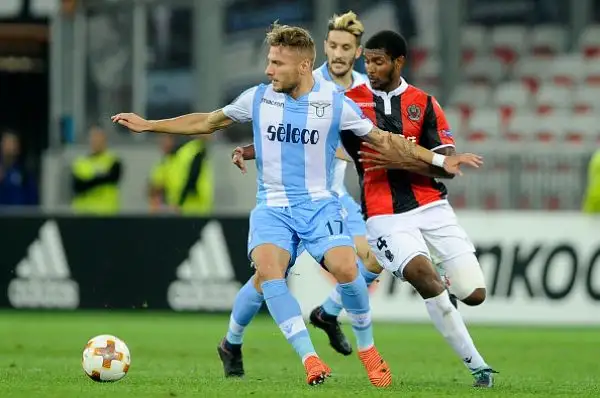 La Lazio rimonta e supera il Nizza nella terza giornata di Europa League con una rete di Caicedo e la doppietta di Milinkovic-Savic, di Mario Balotelli il gol dei padroni di casa.
