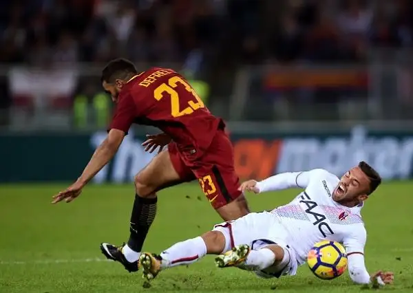 Una prodezzo di El Shaarawy, che sugli sviluppi di un calcio d'angolo calcia al volo e mette lapalla all'incrocio dei pali, la Roma conquista tre punti fondamentali per la rincorsa al primo posto.