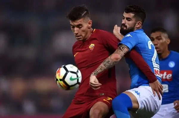 Serata da favola per il Napoli che vince il secondo anticipo dell'ottava giornata di serie A, 1-0 in casa della Roma, grazie ad un gol di Insigne, e vola a +5 in testa alla classifica.