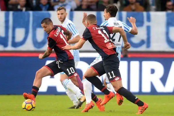 Un gol di Antenucci nella ripresa basta ai padroni di casa per assicurarsi l'intera posta in palio. Il Genoa cerca generosamente il pari ma la difesa spallina resiste.