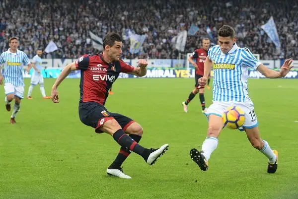 Un gol di Antenucci nella ripresa basta ai padroni di casa per assicurarsi l'intera posta in palio. Il Genoa cerca generosamente il pari ma la difesa spallina resiste.