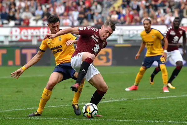 L'Hellas Verona risorge nel finale e strappa un punto d’oro a Torino.