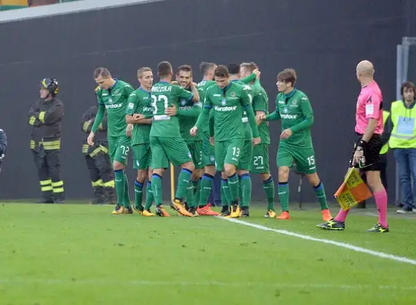 L'Udinese batte in casa l'Atalanta con i gol di De Paul e Barak, che rimontano la rete di Kurtic. Cristante si fa parare un rigore al'84'. 