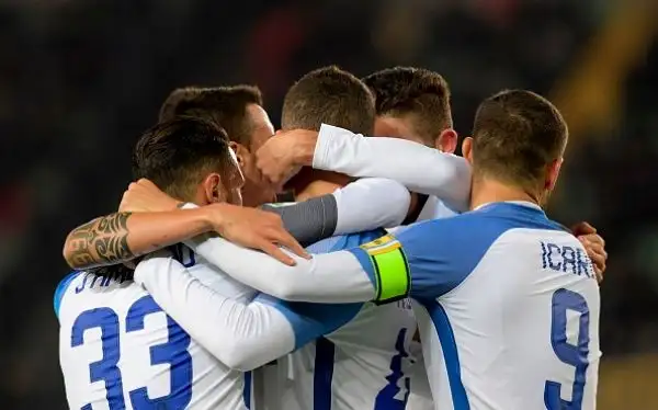 Pesantissima vittoria esterna dell'Inter, che si impone anche al Bentegodi con i gol di Borja Valero e Perisic dopo che Pazzini aveva trovato il pareggio scaligero su rigore assegnato dalla VAR.