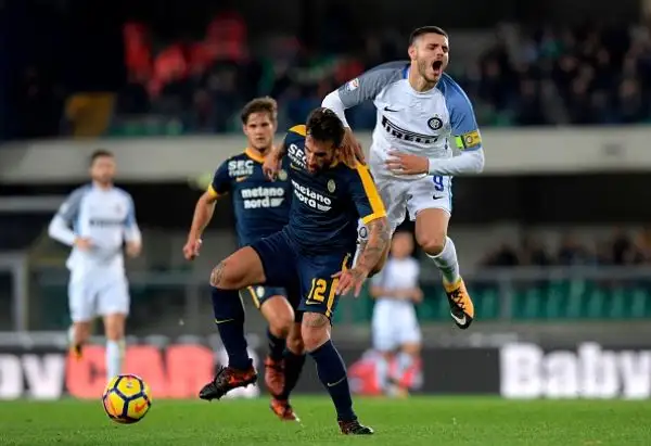 Pesantissima vittoria esterna dell'Inter, che si impone anche al Bentegodi con i gol di Borja Valero e Perisic dopo che Pazzini aveva trovato il pareggio scaligero su rigore assegnato dalla VAR.