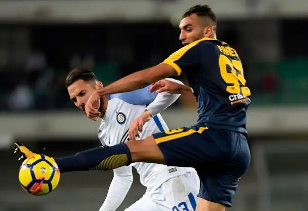 Pesantissima vittoria esterna dell'Inter, che si impone anche al Bentegodi con i gol di Borja Valero e Perisic dopo che Pazzini aveva trovato il pareggio scaligero su rigore assegnato dalla VAR.
