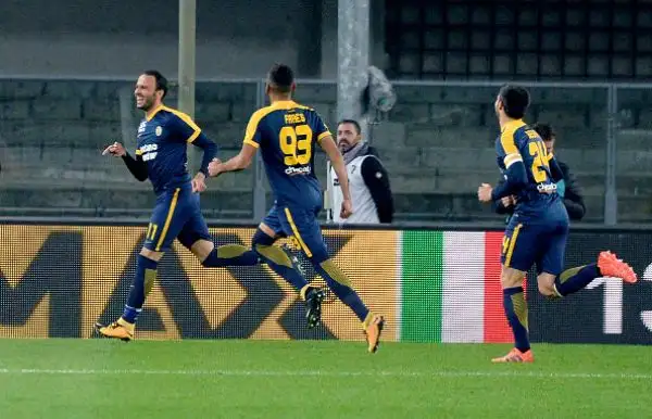 Pesantissima vittoria esterna dell'Inter, che si impone anche al Bentegodi con i gol di Borja Valero e Perisic dopo che Pazzini aveva trovato il pareggio scaligero su rigore assegnato dalla VAR.