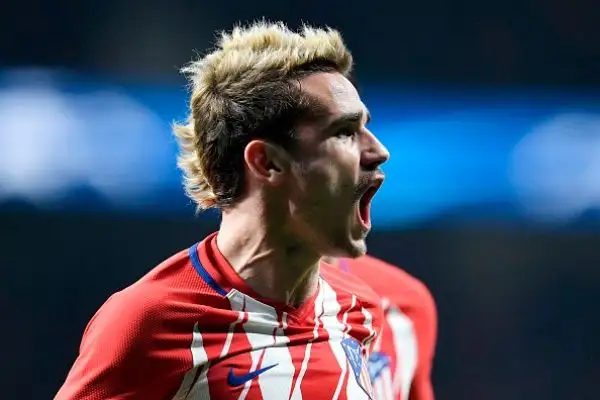 Gli spagnoli piegano la squadra di Di Franceco con le reti nel secondo tempo di Griezmann e Gameiro. La Roma ora ha due punti di vantaggio proprio sulla squadra di Madrid a una giornata dal termine.