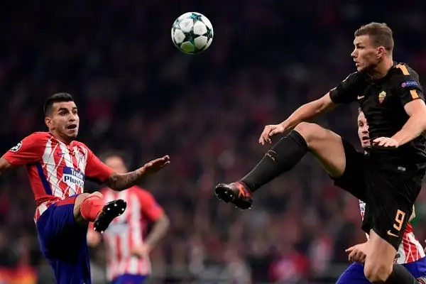 Gli spagnoli piegano la squadra di Di Franceco con le reti nel secondo tempo di Griezmann e Gameiro. La Roma ora ha due punti di vantaggio proprio sulla squadra di Madrid a una giornata dal termine.