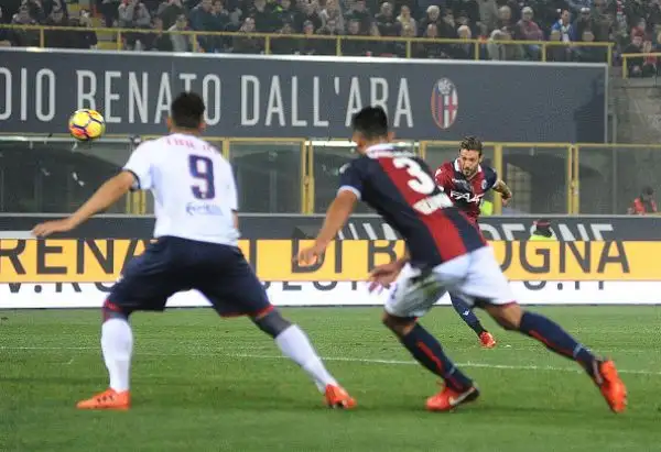 A sbloccare il risultato è Verdi con una perfetta punizione ma Budimir pareggia subito i conti, con un comodo tap in. Prima dell'intervallo però Verdi concede il bis, stavolta di destro.