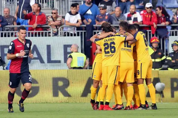 Vittoria preziosa dei sardi in rimonta nello scontro salvezza con l'Hellas.