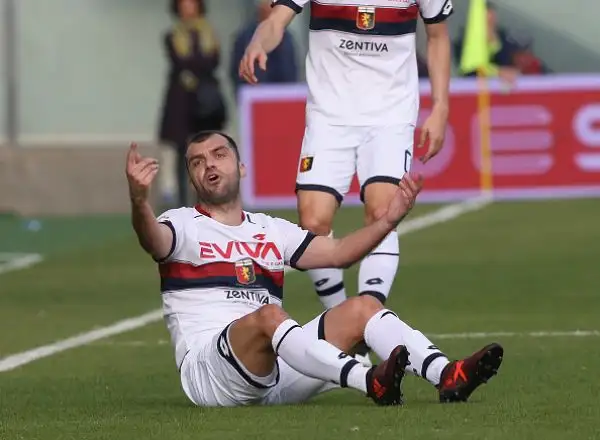 Preziosa vittoria in trasferta del Genoa nell'anticipo della tredicesima giornata di serie A. Il Grifone si impone a Crotone grazie alla rete nel primo tempo di Rigoni.