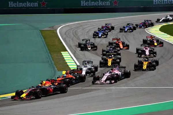 l titoli piloti e costruttori sono già stati assegnati, ma i protagonisti del Mondiale 2017, Lewis Hamilton e Sebastian Vettel, si sono dati battaglia anche nel penultimo Gran Premio della stagione. 