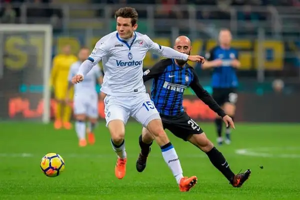 La domenica di serie A si chiude con la vittoria dell'Inter nel derby lombardo con l'Atalanta.