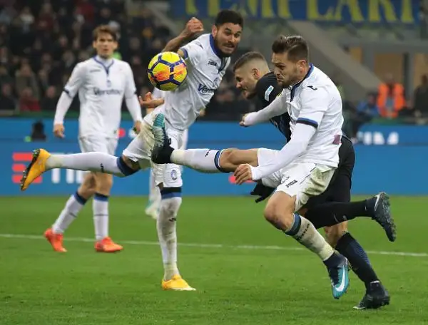 La domenica di serie A si chiude con la vittoria dell'Inter nel derby lombardo con l'Atalanta.