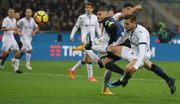 La domenica di serie A si chiude con la vittoria dell'Inter nel derby lombardo con l'Atalanta.