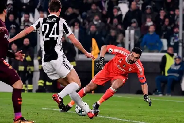 Scesa in campo con la possibilità di agganciare il primo posto, la squadra di Allegri si è accontentata di un pareggio senza reti contro un Barcellona privo di Messi.